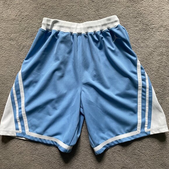 Jordan Carolina Tar Heels Basketball Shorts - Picture 2 of 3